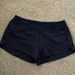 Women’s black athletic short